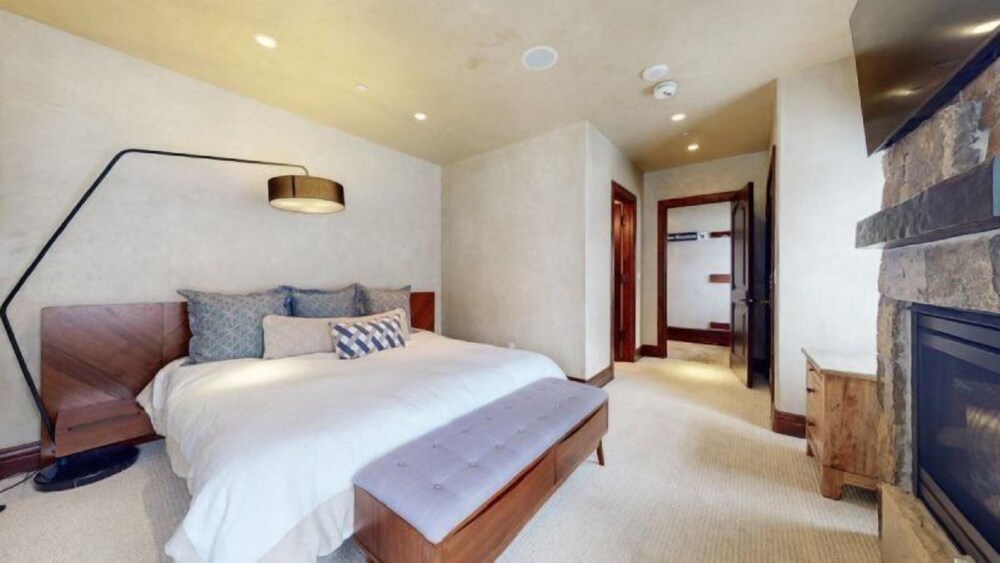 Snowmass_village_3bd_gen_c