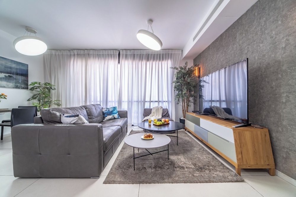Bat Galim Sea View Balcony by Sea N Rent