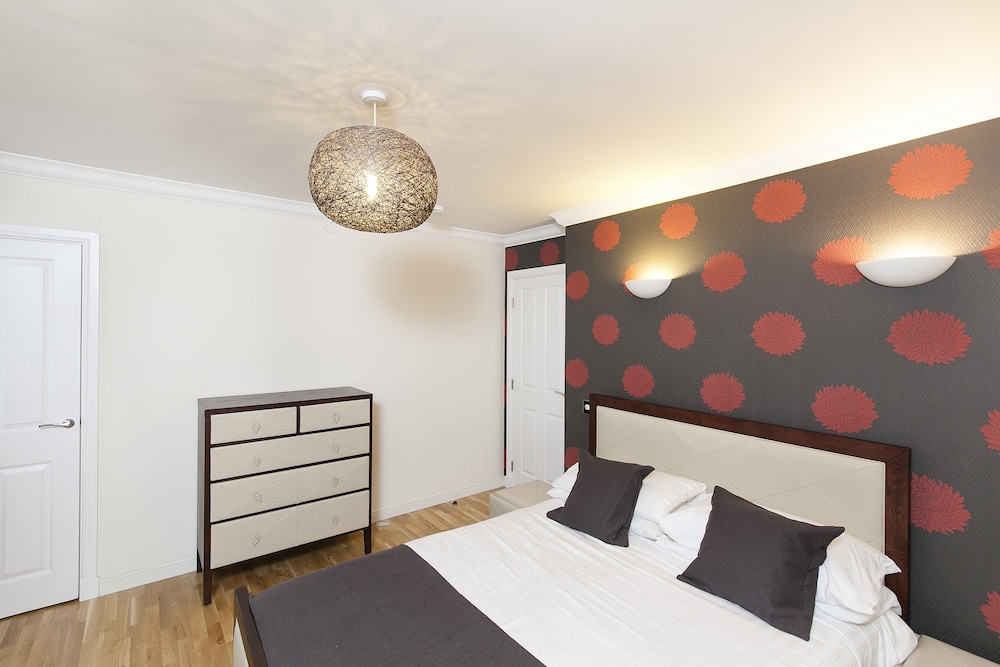 Burnets Apartments
