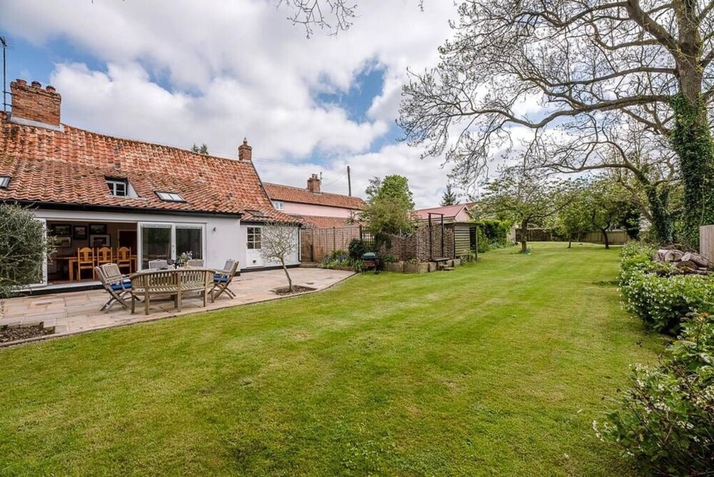 Lavender Cottage Middleton Air Manage Suffolk view 2