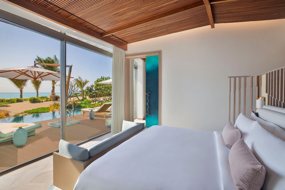 The St. Regis Red Sea Resort 6