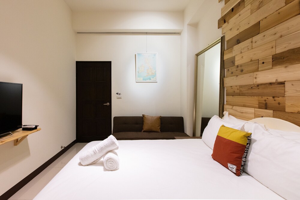 K&B Happy Hostel