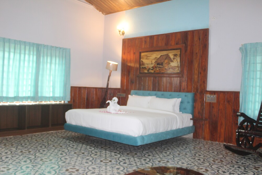 Vintage Village Resort & Spa view 2