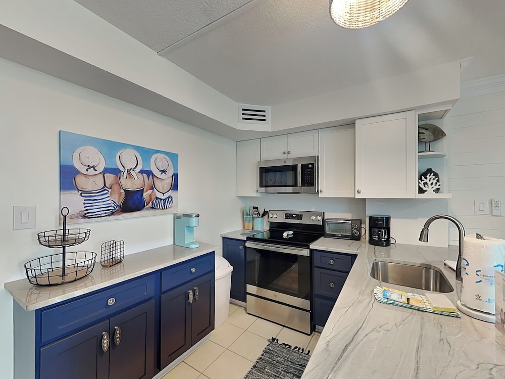 Gulf Shores Surf & Racquet Club #214A by Southern Vacation Rentals