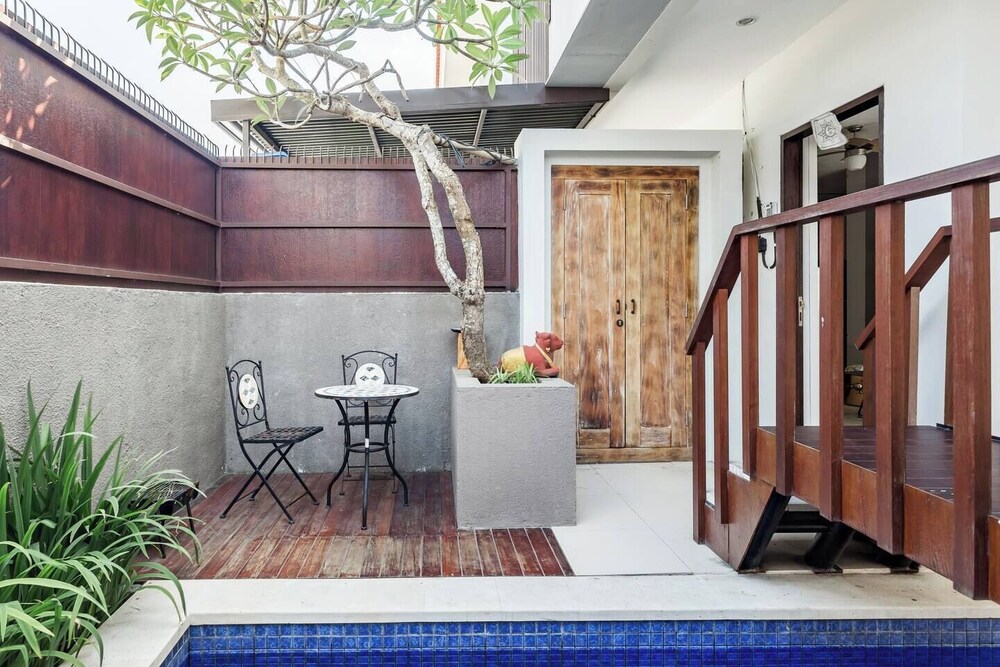 Saka Luxury Villa