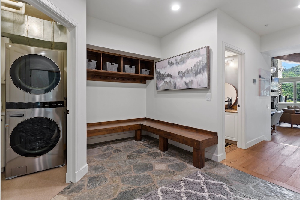 Trail's End Lodge at Deer Valley Resort - Three Bedroom Residence with Spa #501 3 Condo