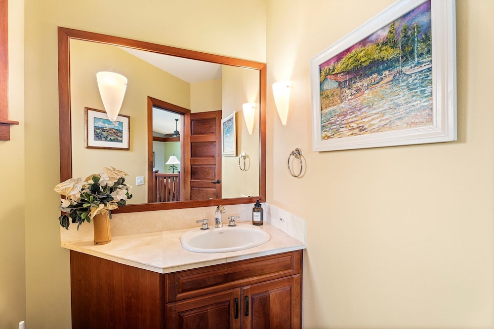 Close to Beaches & Restaurants - Spacious Townhome - Concierge Incl- Vrkcv