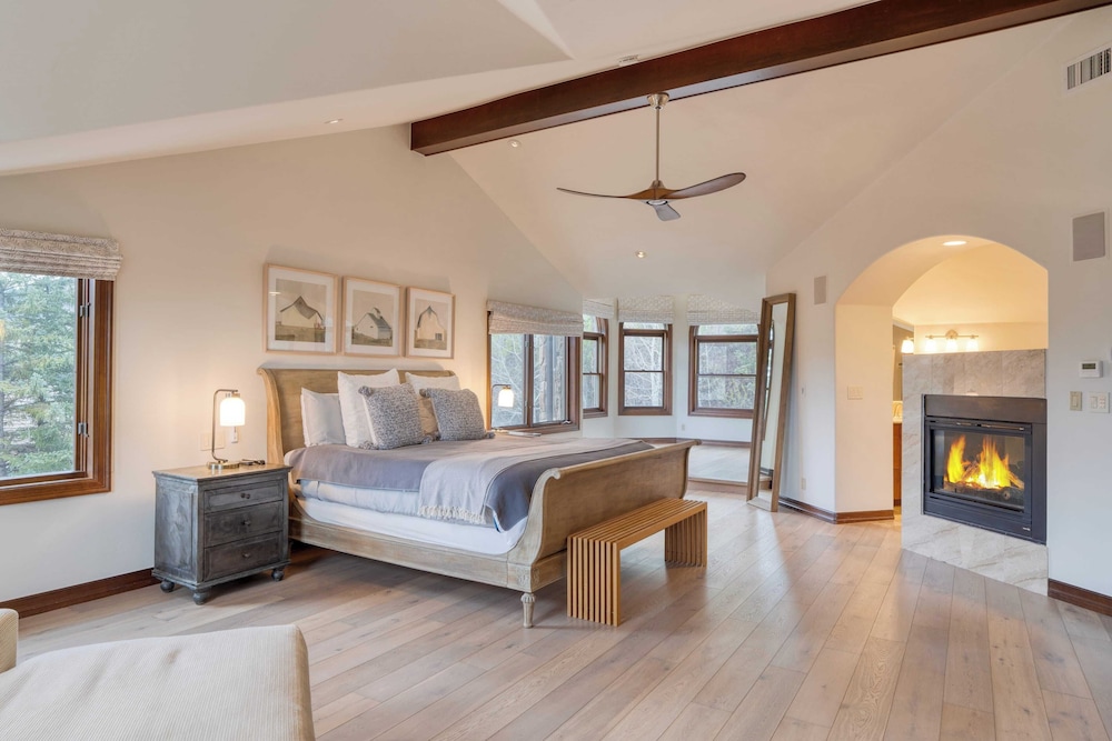 Cozy Edwards Retreat w/ Fireplace, Near Ski Resort Osprey Nest by Avantstay