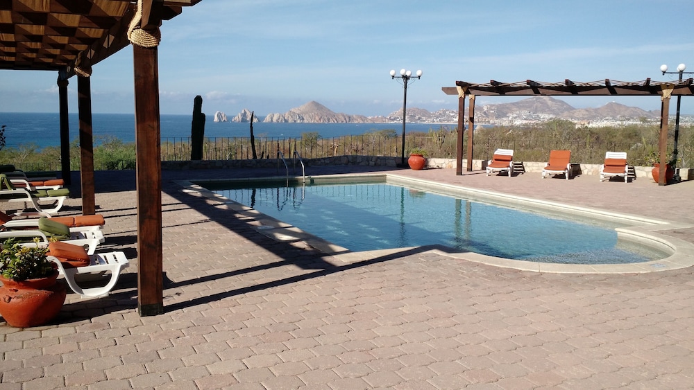 Sunrock Hotel and Suites