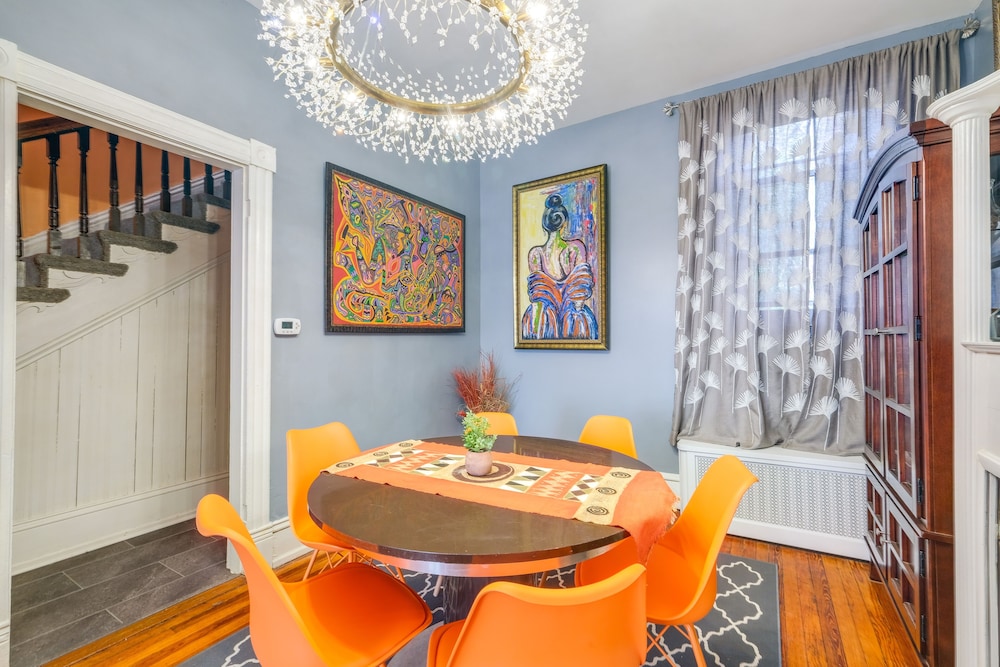 Historic Georgetown Townhome: Walkable Location!
