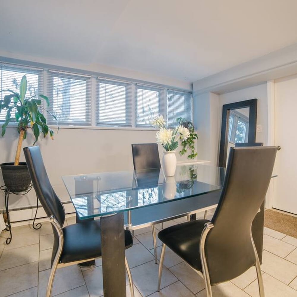 Midway Airport 2 Bedroom With Full Kitchen