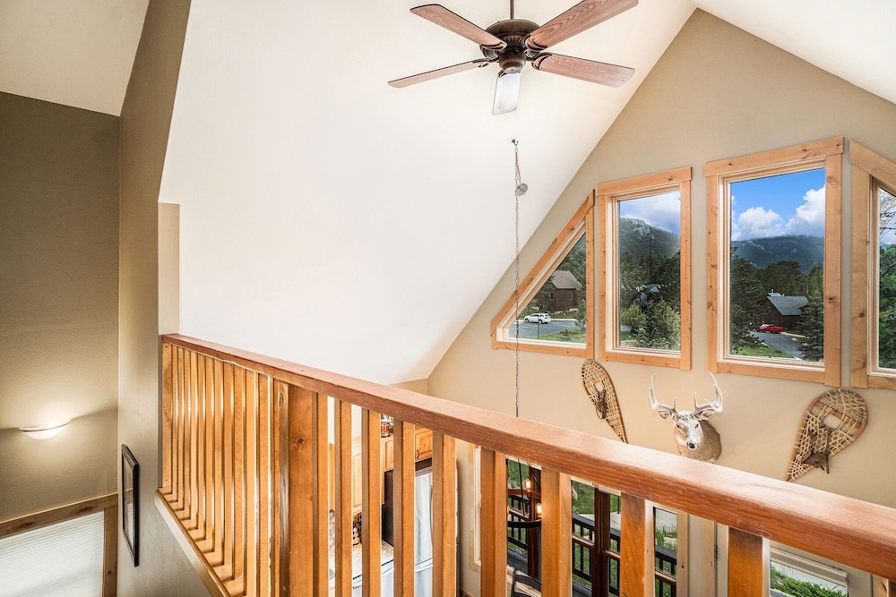Solitude Eagle 5 - Estes Park 2 Bedroom Condo by RedAwning - Property Image 7