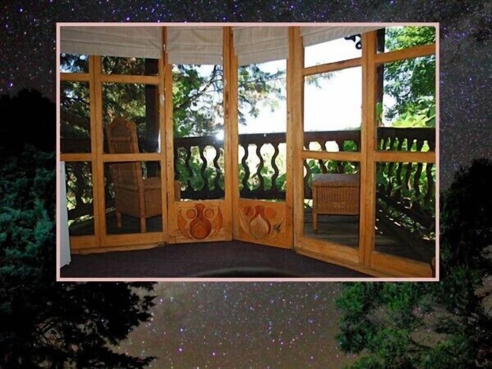 Sycamore Avenue Treehouses