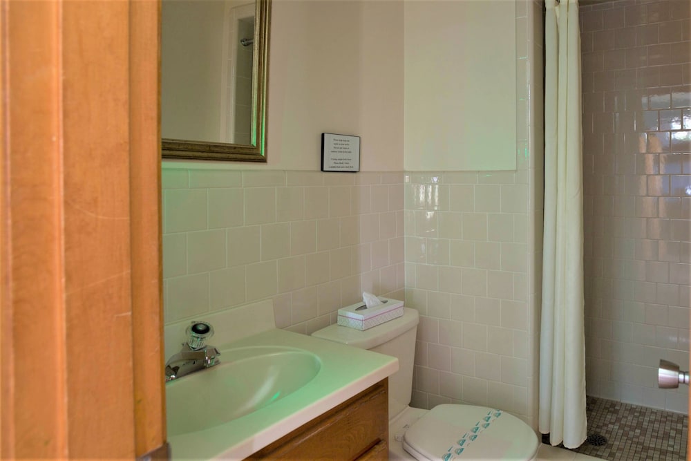 Rose Farm Inn
