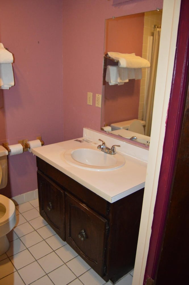 Budget Inn of Claypool Hill