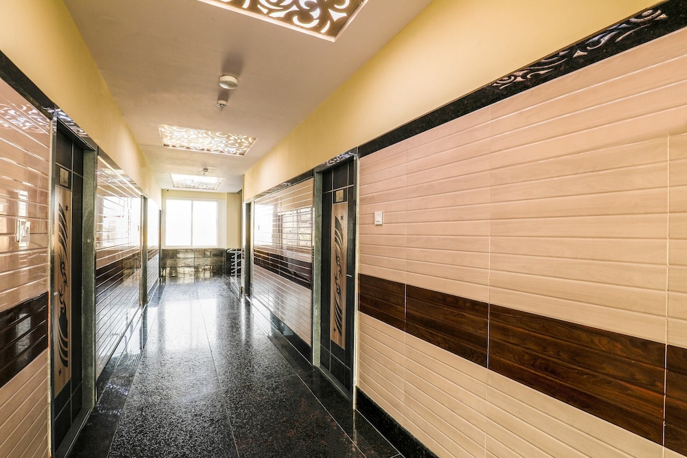 OYO Flagship 9352 Hotel SRC Grand