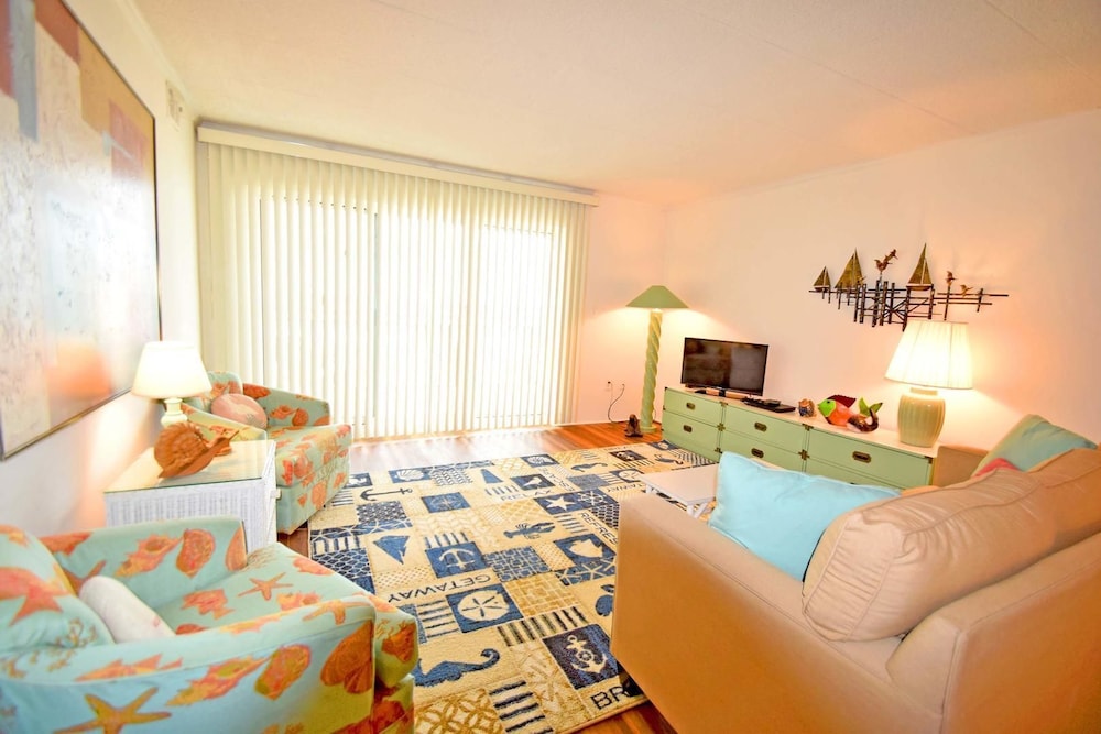 Ocean Hideaway 202