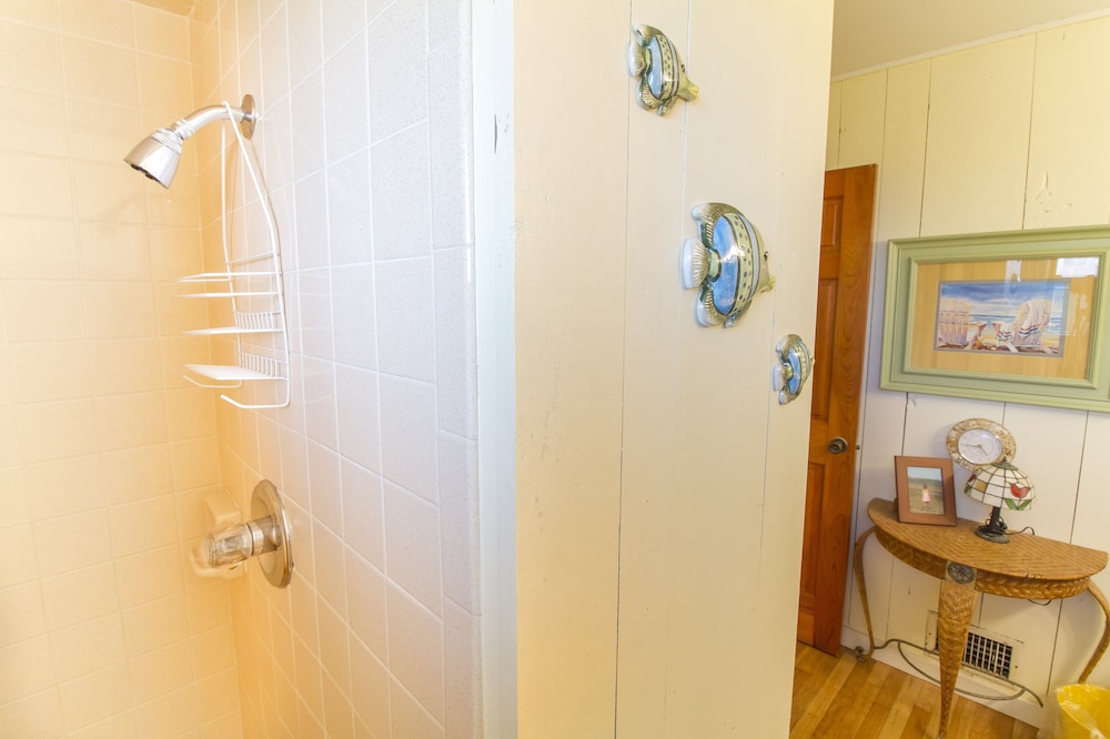 Hunter's Haven by Distinctive Beach Rentals view 4
