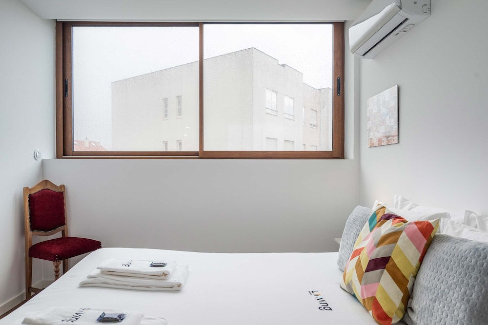 Liiiving in Matosinhos - Warm Vintage Apartment