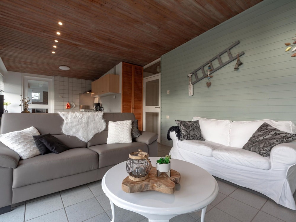 Cozy Bungalow With Patio