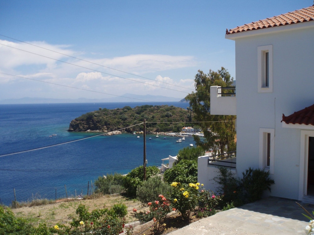 Beautiful Villa in Agia Paraskevi Samos view 4