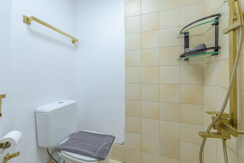 Marco Polo - Deluxe Waterfront Roomy Apt, Perfect for Groups