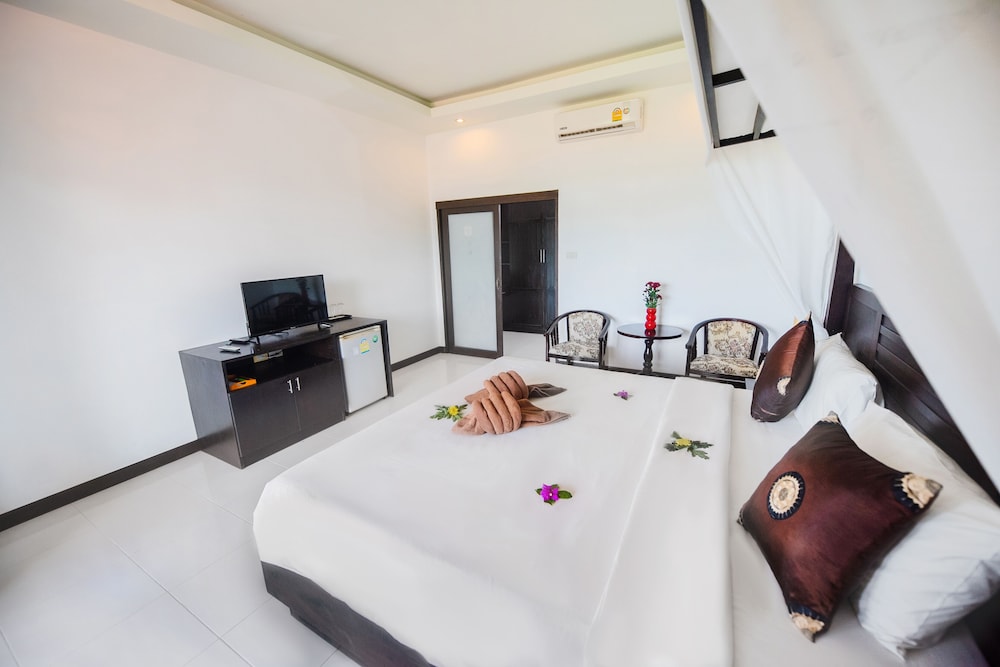 Phuket Monaburi Boutique Hotel