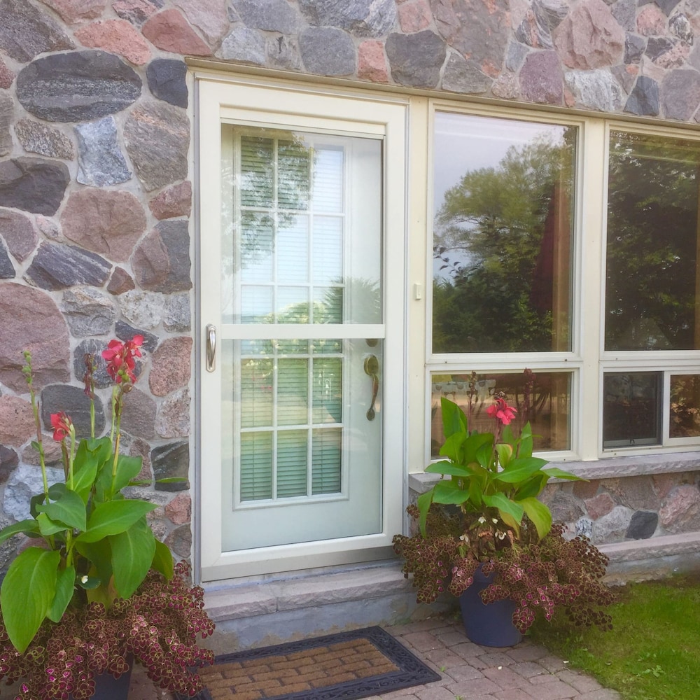 Welcome to Sunset View - Image 4