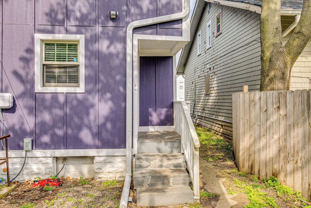 2 Mi to Mass Ave: Convenient Townhome w/ Yard!