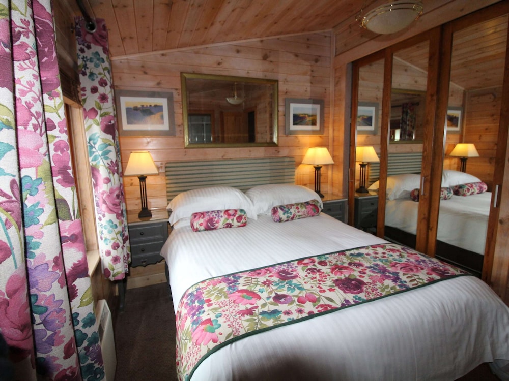Lodge in Appledore Near Camber Sands Beach view 5