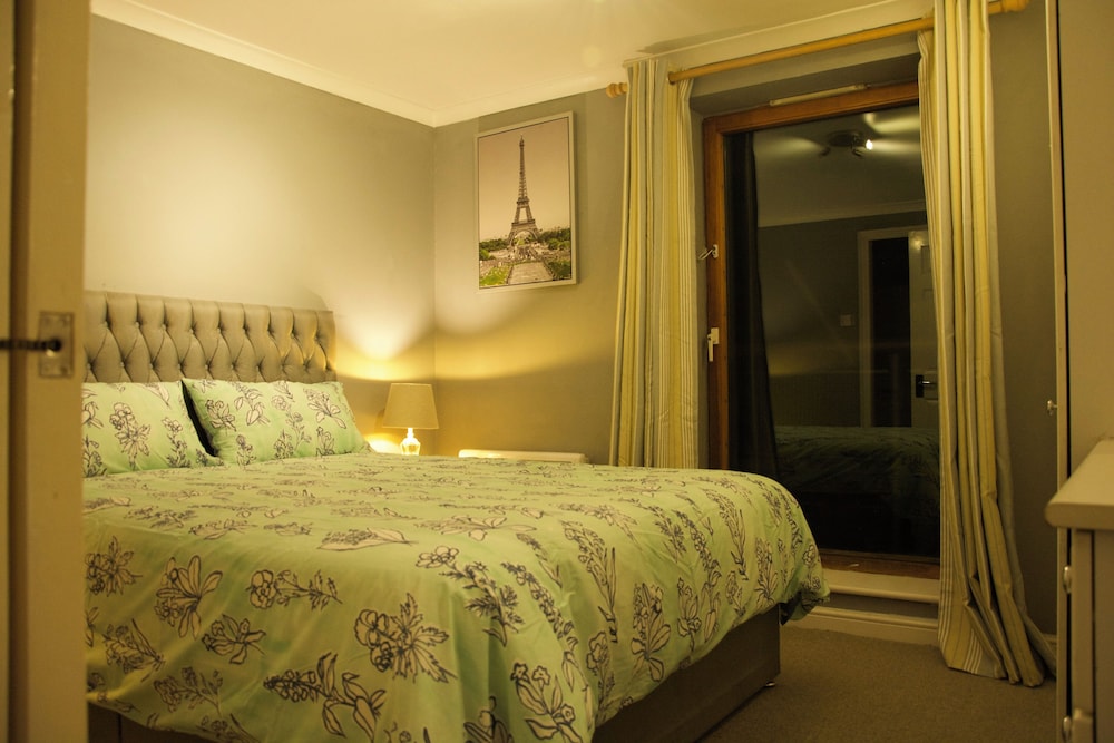 Lux 2 Bed in Canary Wharf Close to Excel & O2