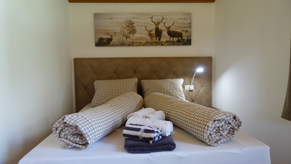 Chalet Leutasch With Ski Trail & Mountain Views