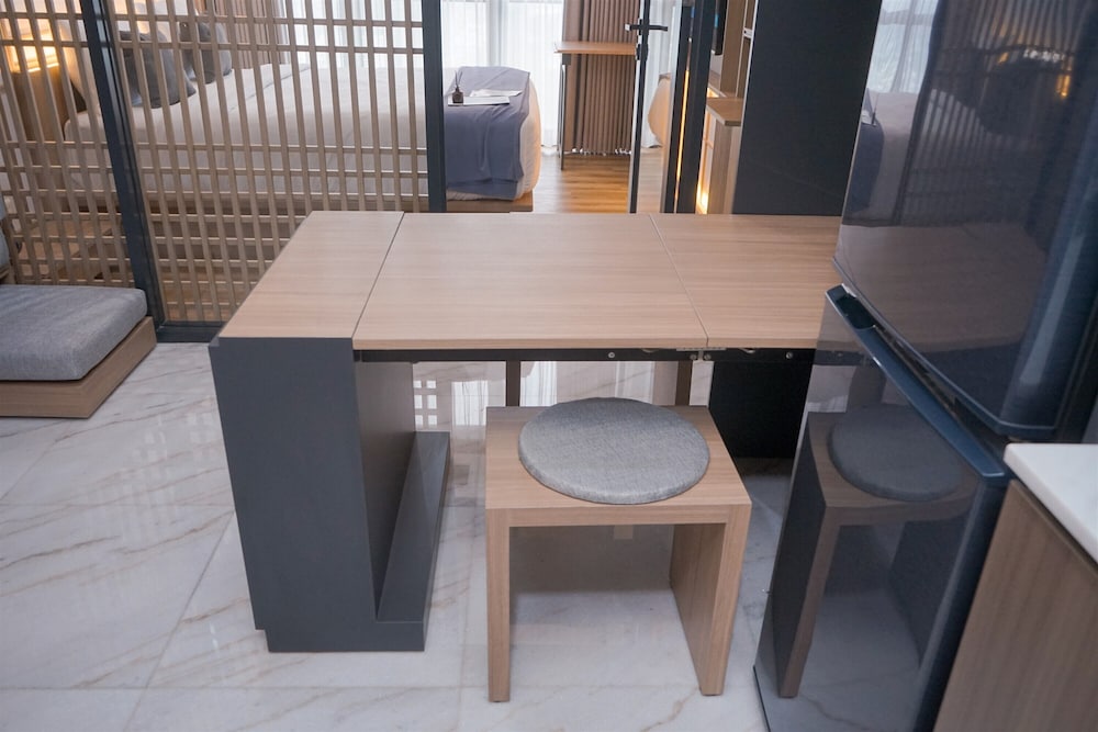 Warm And Well Designed 1Br At The Smith Alam Sutera Apartment