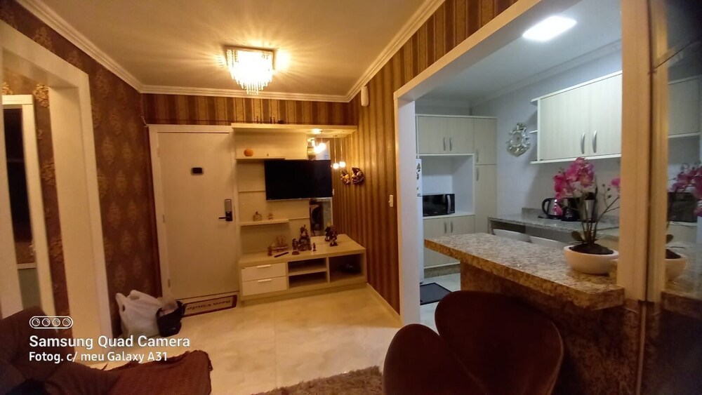 1 Bedroom Apart 500m From Beach in BC CEV1206