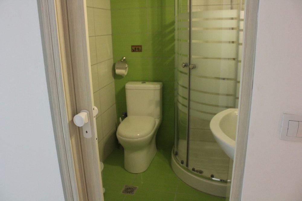 Aaron Studios Apartments