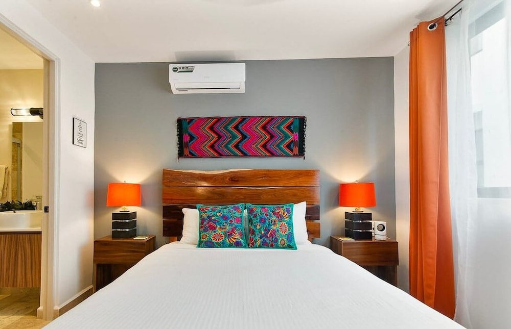 Colorful Perfect Located 2 Br. W/great Amenities