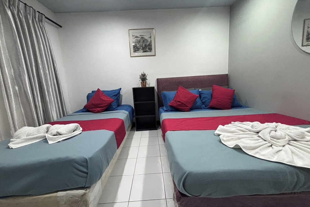 Sunshiny-BB Hostel near Punnavithi BTS station