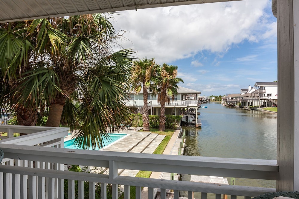 Luna Mar by Ryson Vacation Rentals