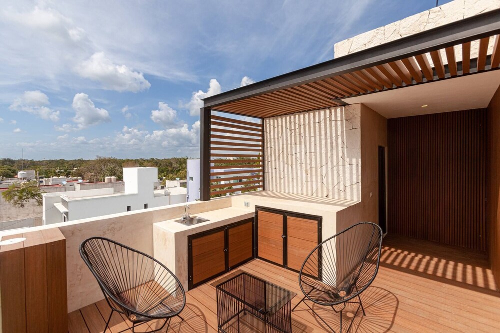 Magical Ph In Town Wprivate Rooftop Glass Tub view 5