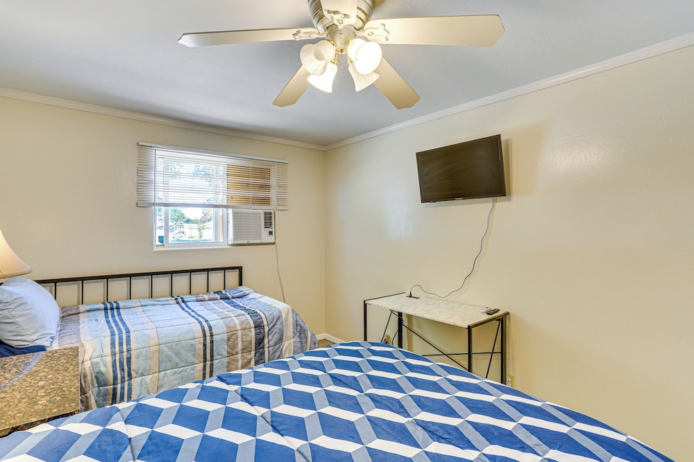 Pet-friendly Unit w/ Yard Near Sacramento River!
