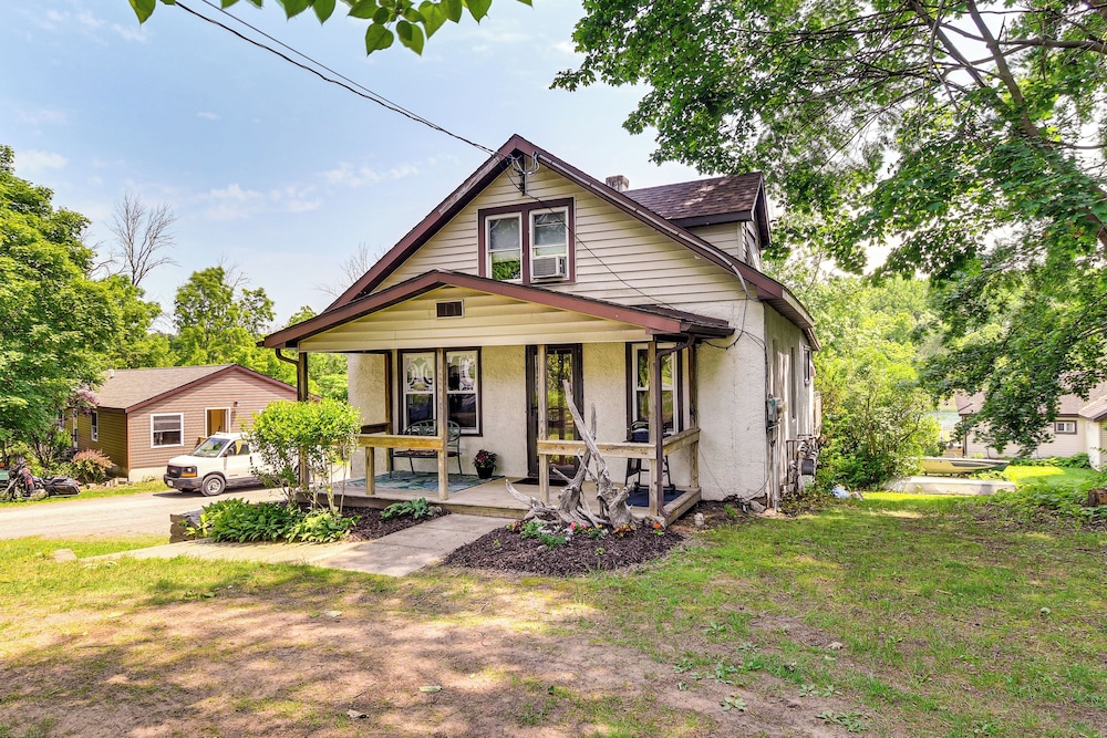 3 Mi to Seneca Lake: Couple's Apt w/ River Access