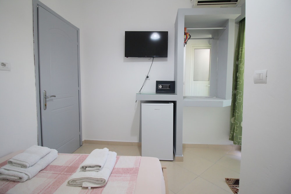 Andy Apartments