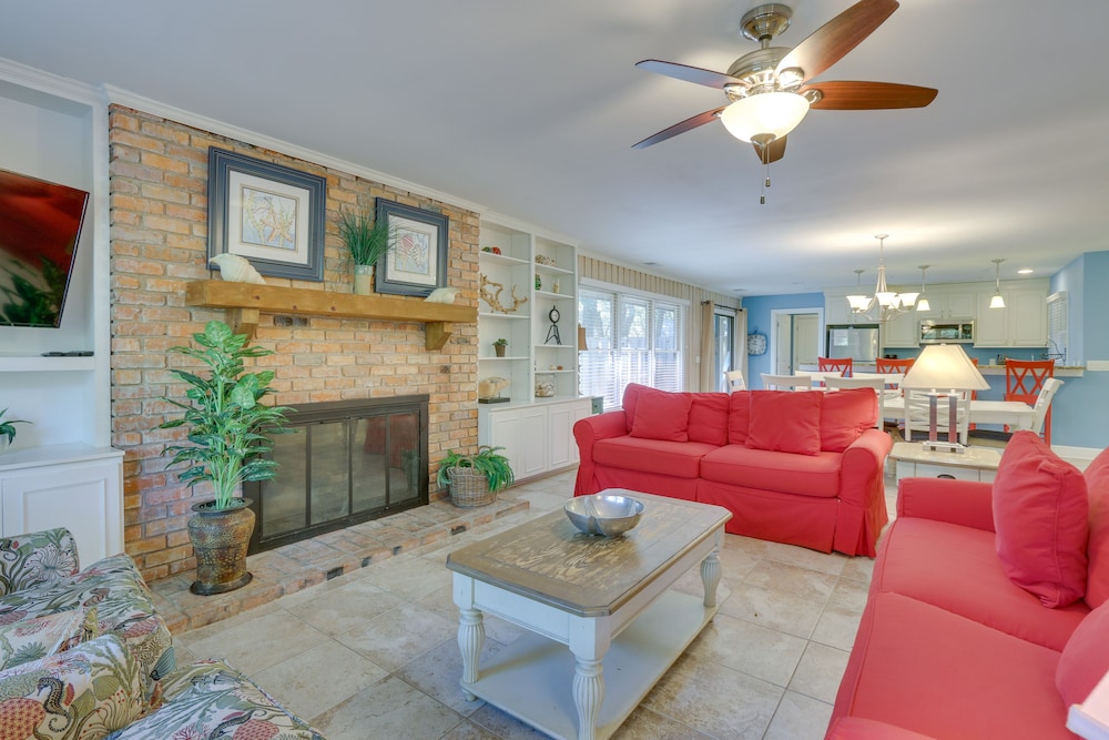 Hilton Head Island Resort Home w/ Community Beach! view 4