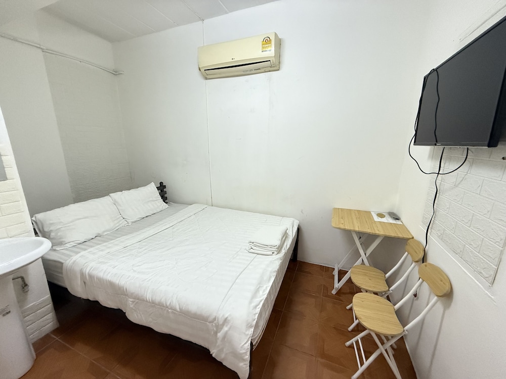 Happyland Guesthouse