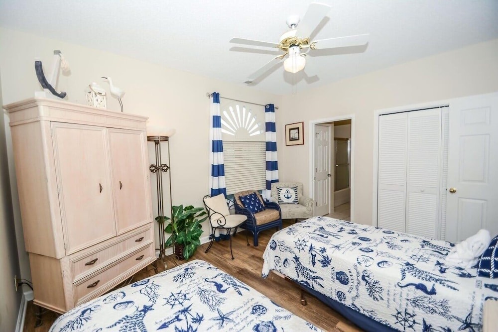 Canterbury Court 6 E 3 Bedroom Apts