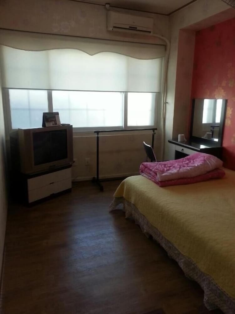 Hwaseong Guest House - Hostel