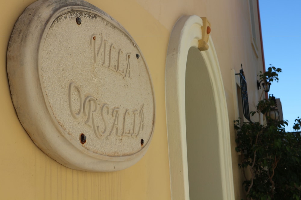 Orsalia Luxury Suites