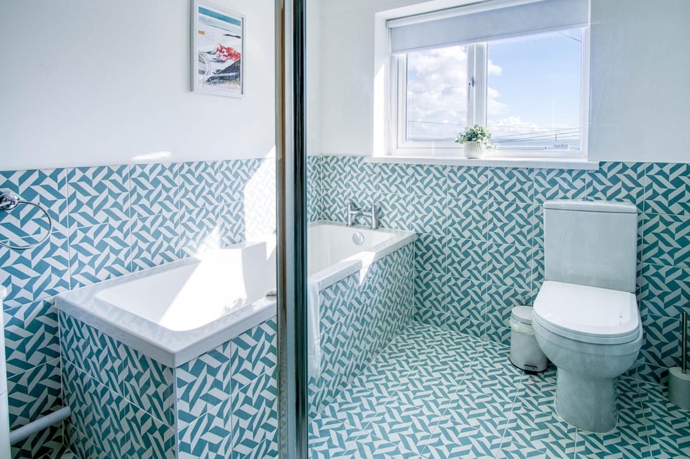 Woodville Road - 2 Bedroom House - Mumbles
