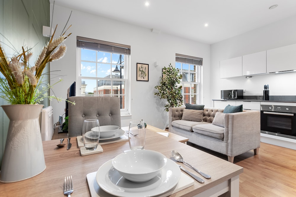 Stunning 1 Bed Apartment Near Heathrow London