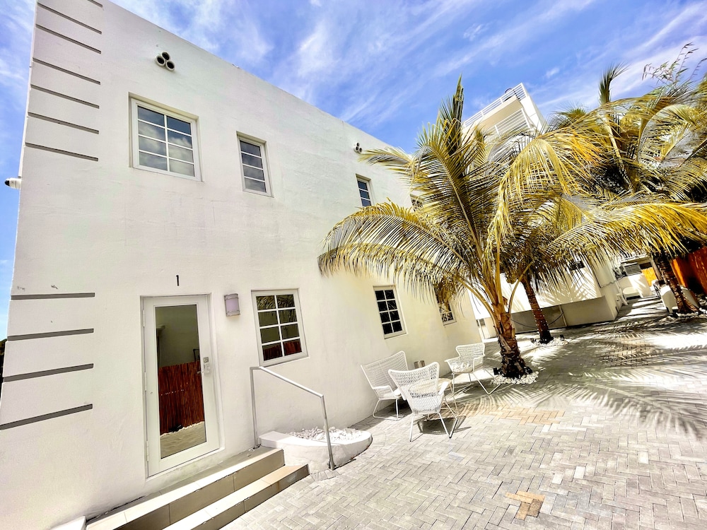 Luxury South Beach Private Apartments - Image 1